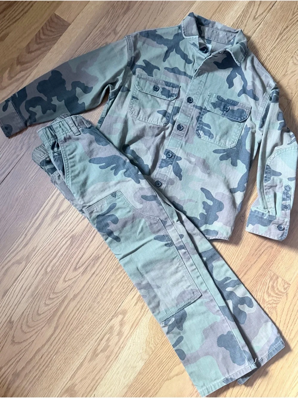 GAP Kids Green Camouflage Cargo Set